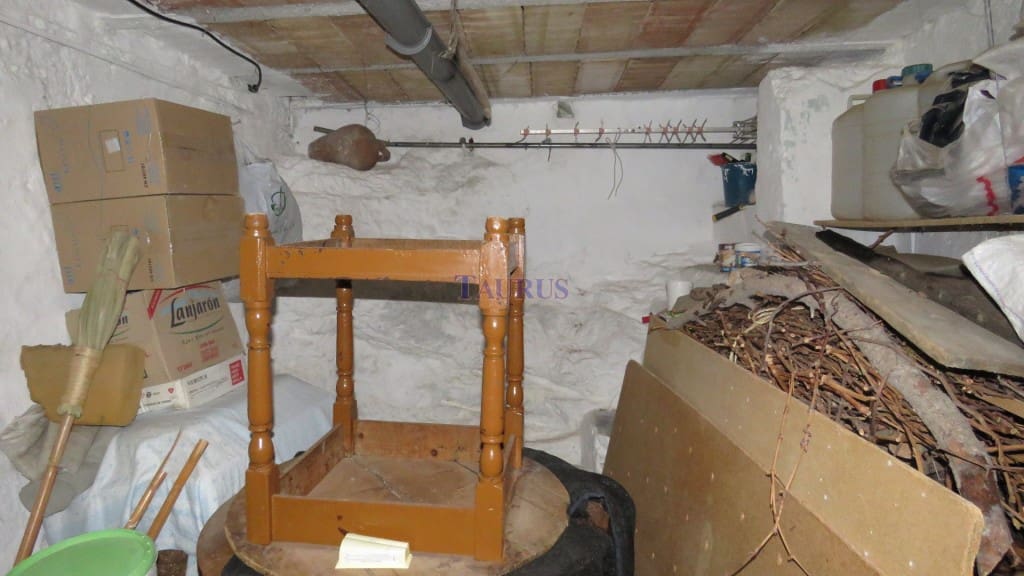 6 soveværelse Byhus til salg i Canillas de Albaida - € 180.000 (Ref: 4787933)