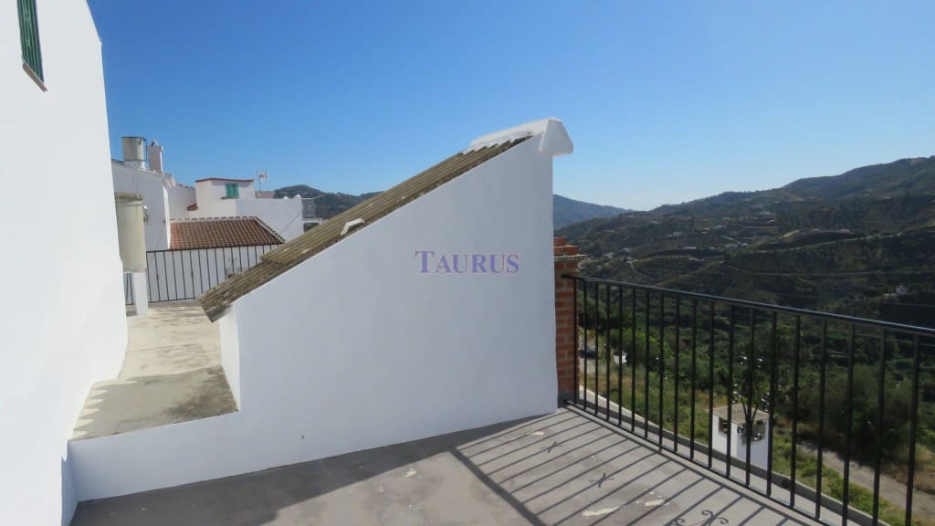 6 soveværelse Byhus til salg i Canillas de Albaida - € 180.000 (Ref: 4787933)