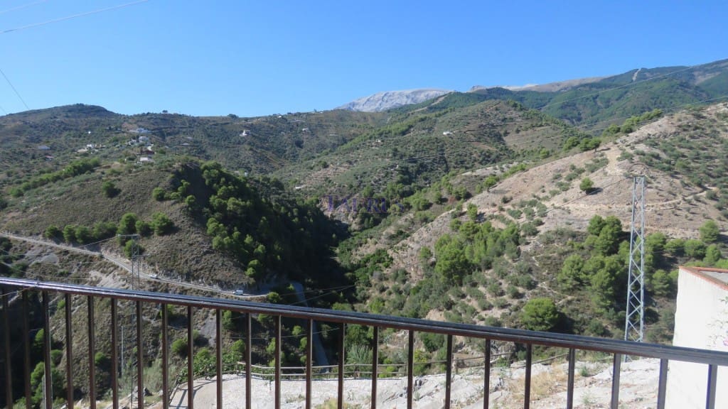 6 soveværelse Byhus til salg i Canillas de Albaida - € 180.000 (Ref: 4787933)