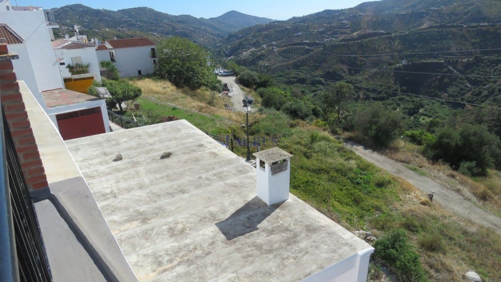 6 soveværelse Byhus til salg i Canillas de Albaida - € 180.000 (Ref: 4787933)