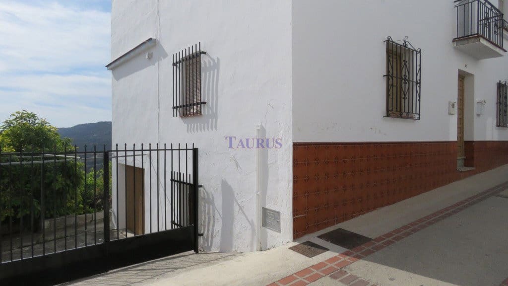 Apartamento de 4 habitaciones en Canillas de Albaida en venta con garaje - 137.000 € (Ref: 4954286)
