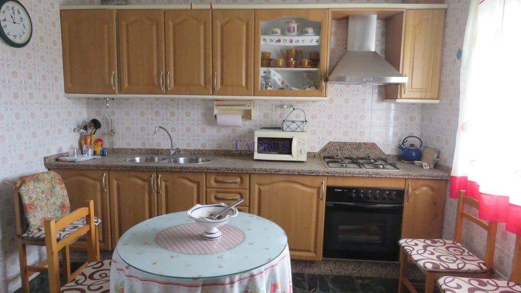 Apartamento de 4 habitaciones en Canillas de Albaida en venta con garaje - 137.000 € (Ref: 4954286)