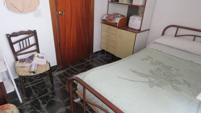 4 Zimmer Apartment zu verkaufen in Canillas de Albaida mit Garage - 137.000 € (Ref: 4954286)