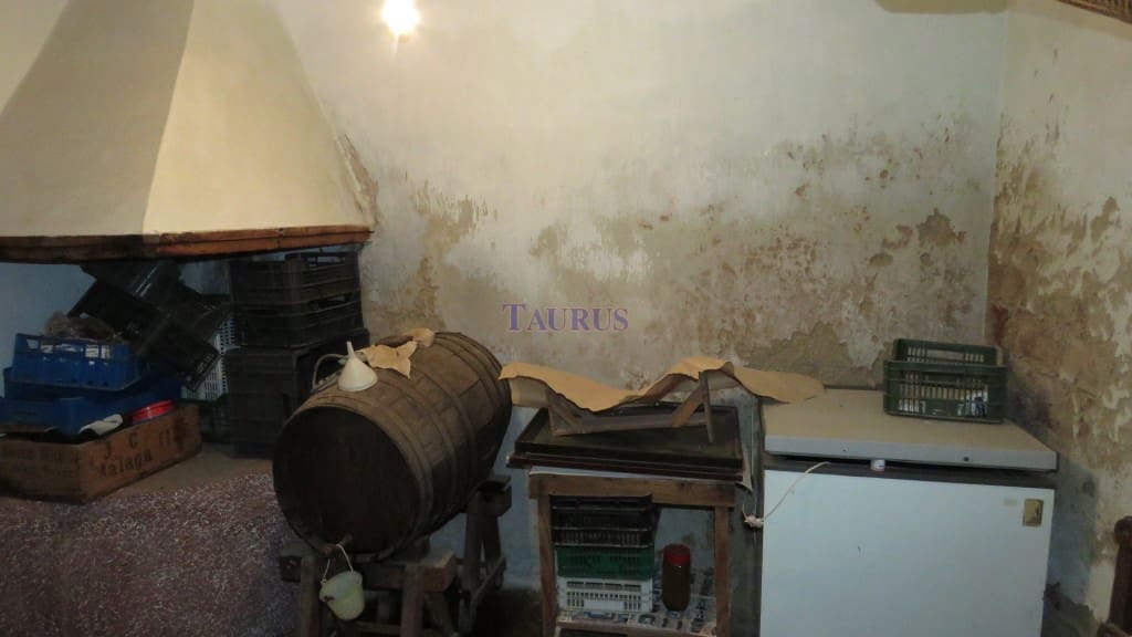 10 Zimmer Haus zu verkaufen in Competa - 210.000 € (Ref: 4961713)