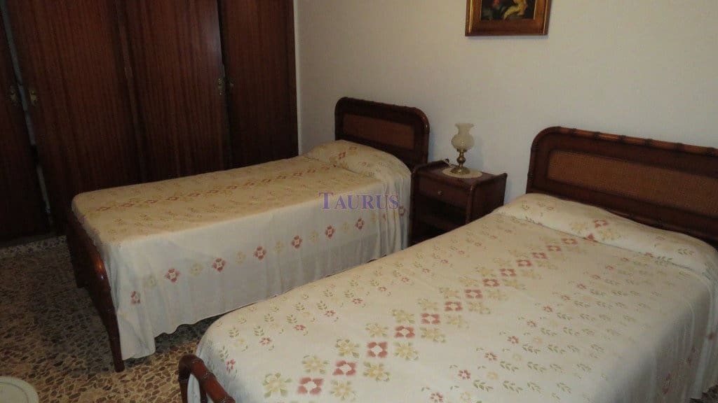 10 bedroom Townhouse for sale in Competa - € 210,000 (Ref: 4961713)