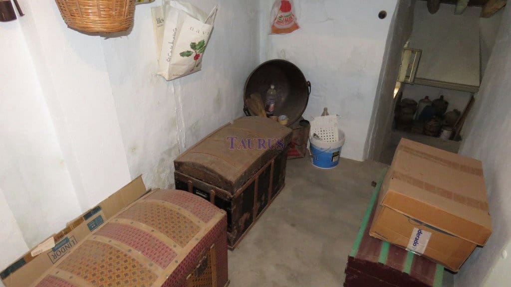 10 bedroom Townhouse for sale in Competa - € 210,000 (Ref: 4961713)