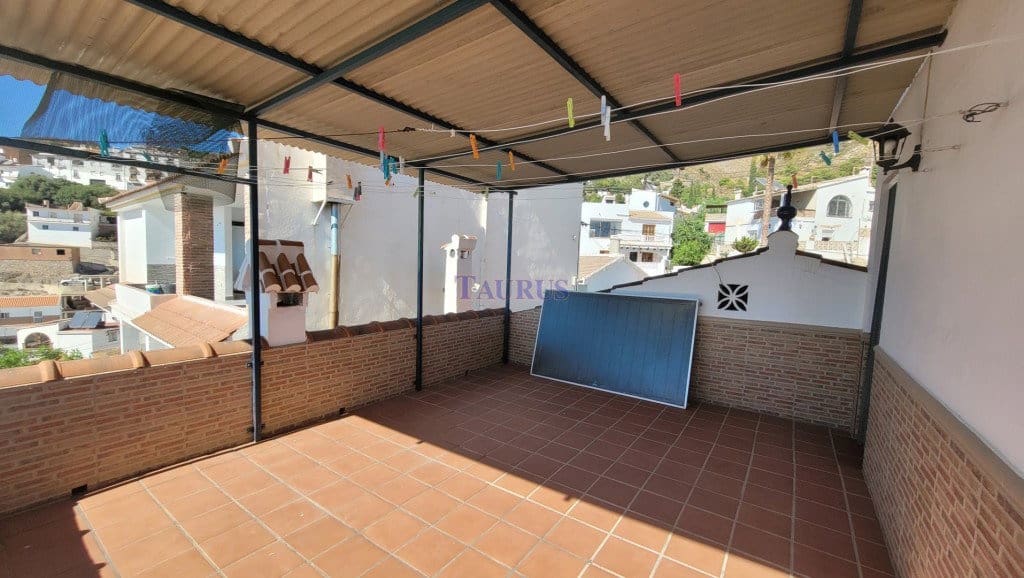 3 bedroom Townhouse for sale in Competa with pool garage - € 395,000 (Ref: 5061895)