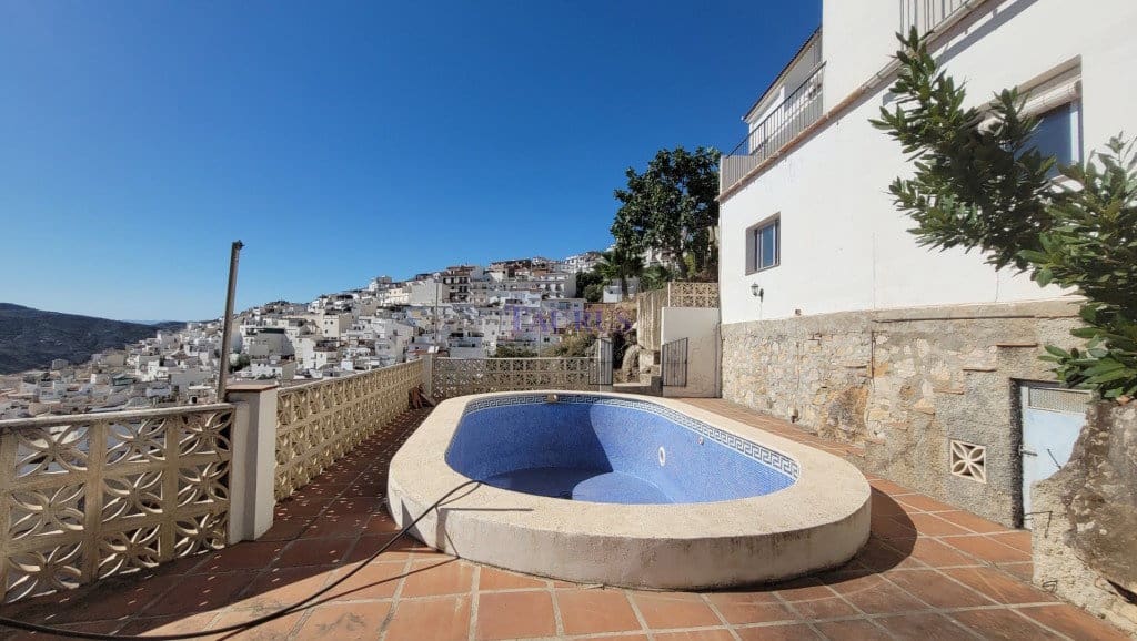 3 bedroom Townhouse for sale in Competa with pool garage - € 395,000 (Ref: 5061895)