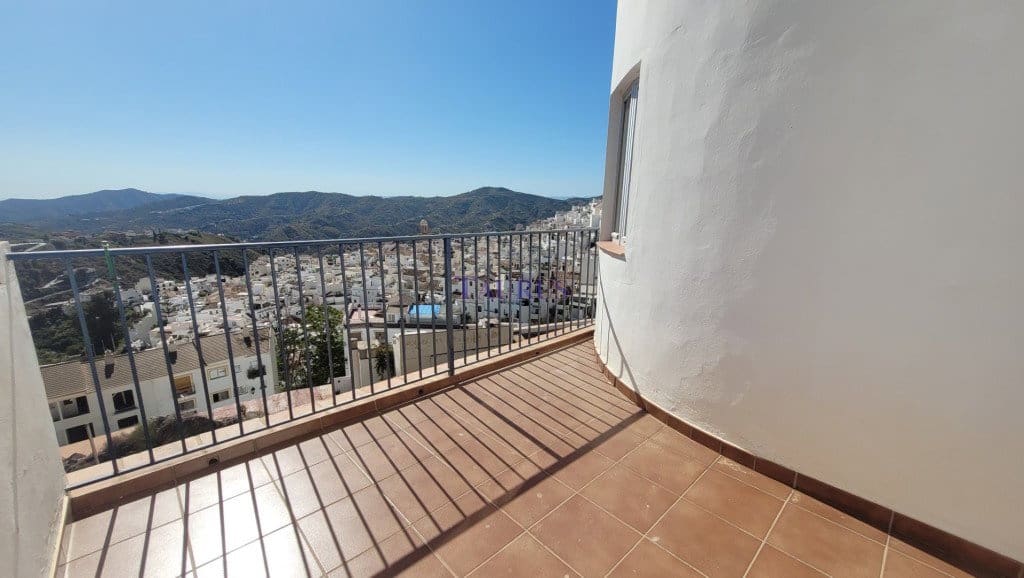 3 bedroom Townhouse for sale in Competa with pool garage - € 395,000 (Ref: 5061895)