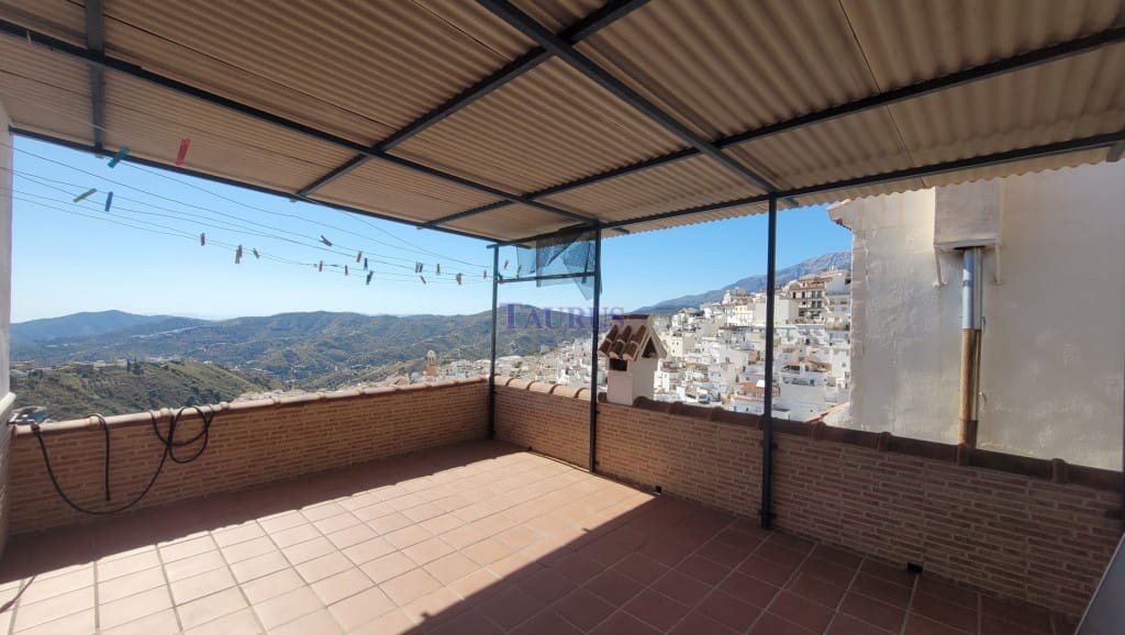 3 soveværelse Byhus til salg i Competa med swimmingpool - € 395.000 (Ref: 5061895)
