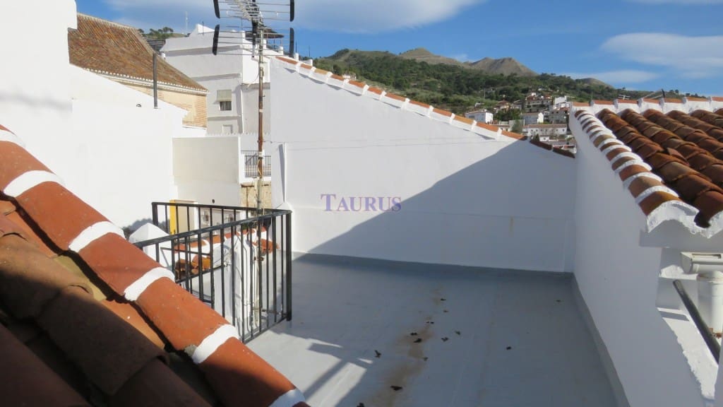 4 soveværelse Byhus til salg i Canillas de Albaida - € 107.000 (Ref: 5080948)