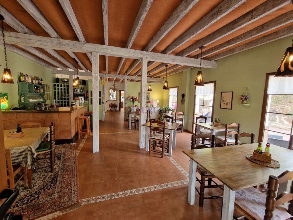 11 chambre Local Commercial à vendre à Alcaucin avec piscine garage - 1 350 000 € (Ref: 7473515)