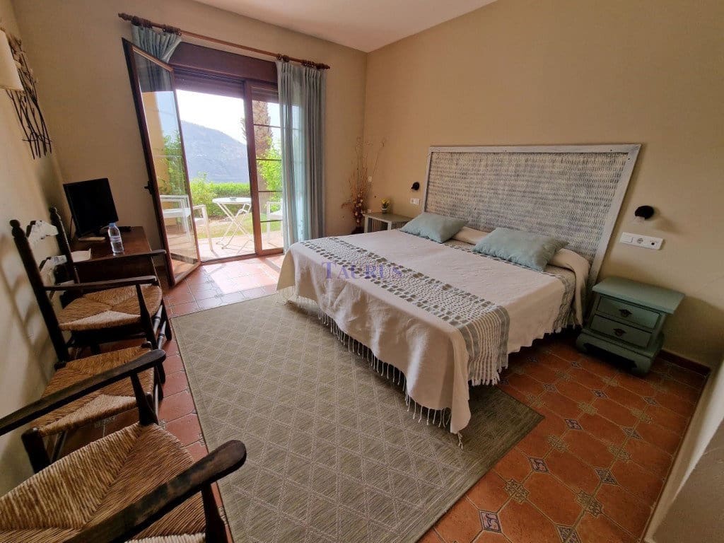 11 chambre Local Commercial à vendre à Alcaucin avec piscine garage - 1 350 000 € (Ref: 7473515)