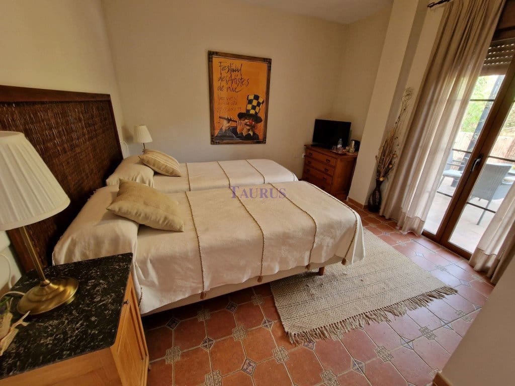 11 chambre Local Commercial à vendre à Alcaucin avec piscine garage - 1 350 000 € (Ref: 7473515)
