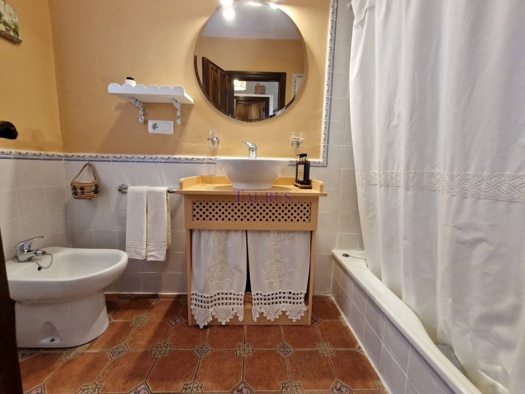 11 chambre Local Commercial à vendre à Alcaucin avec piscine garage - 1 350 000 € (Ref: 7473515)