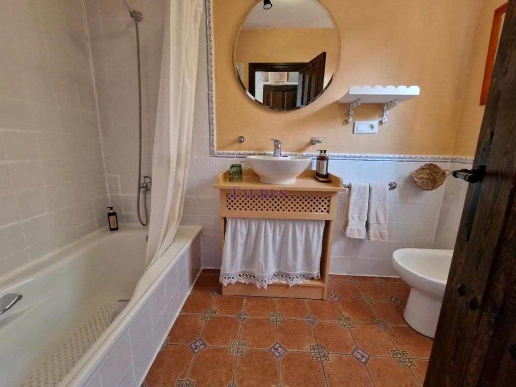 11 chambre Local Commercial à vendre à Alcaucin avec piscine garage - 1 350 000 € (Ref: 7473515)