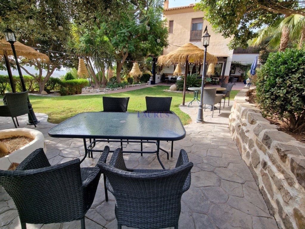 11 chambre Local Commercial à vendre à Alcaucin avec piscine garage - 1 350 000 € (Ref: 7473515)