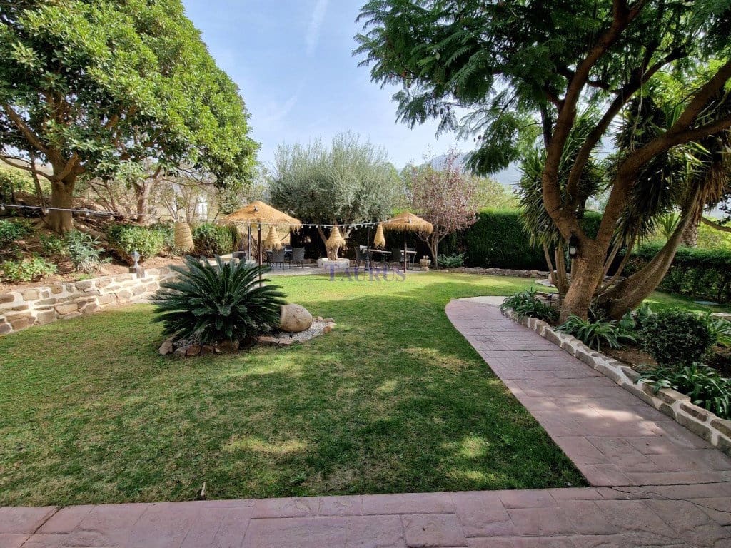 11 chambre Local Commercial à vendre à Alcaucin avec piscine garage - 1 350 000 € (Ref: 7473515)
