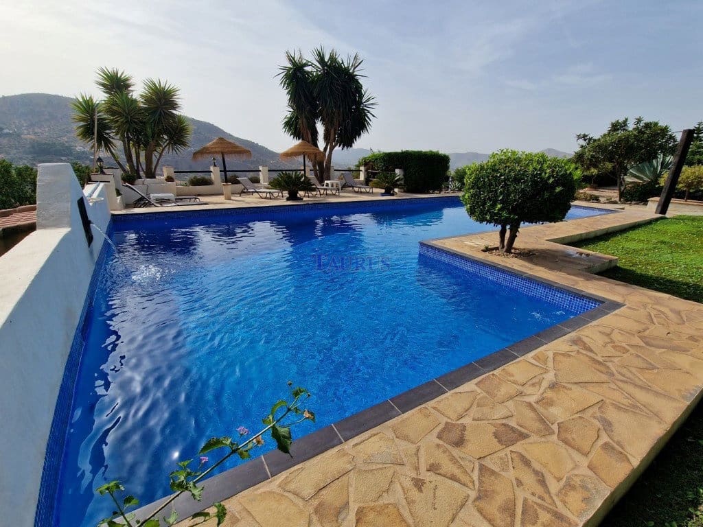 11 chambre Local Commercial à vendre à Alcaucin avec piscine garage - 1 350 000 € (Ref: 7473515)