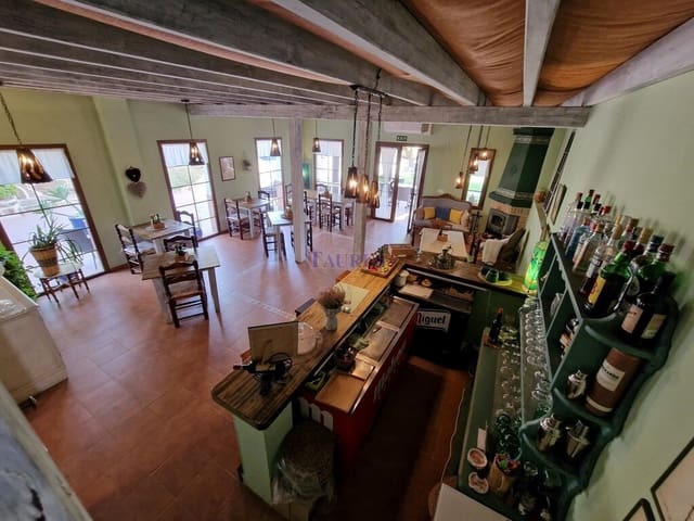 11 soverom Bedrift til salgs i Alcaucín med svømmebasseng - € 1 350 000 (Ref: 7473515)