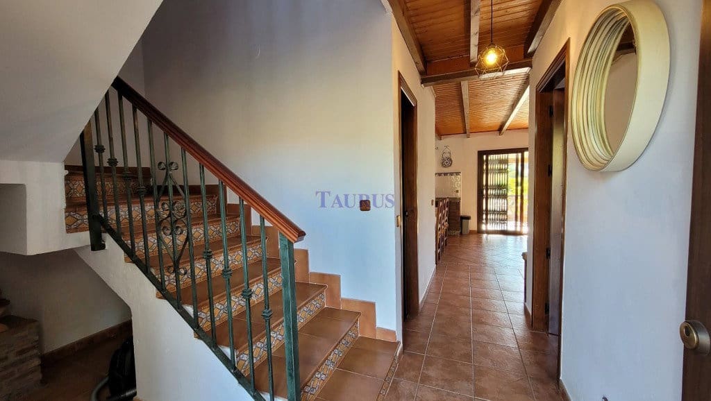 3 sypialnia Willa na sprzedaż w Torrox z basenem garażem - 394 000 € (Ref: 7473522)