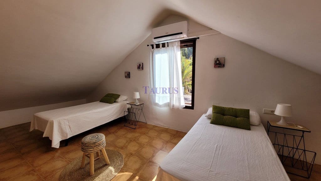 3 sypialnia Willa na sprzedaż w Torrox z basenem garażem - 394 000 € (Ref: 7473522)