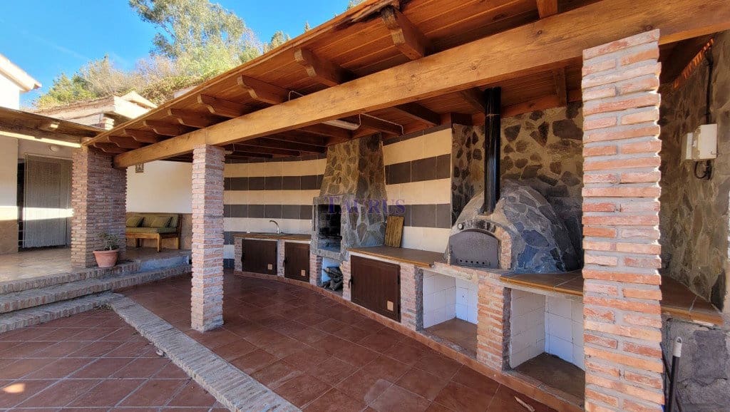 3 sypialnia Willa na sprzedaż w Torrox z basenem garażem - 394 000 € (Ref: 7473522)
