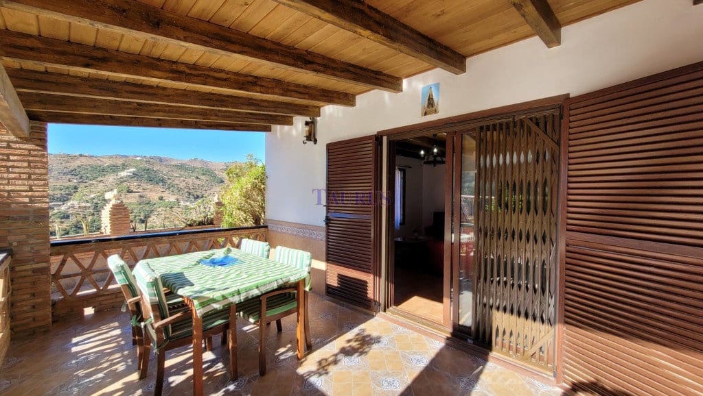 3 sypialnia Willa na sprzedaż w Torrox z basenem garażem - 394 000 € (Ref: 7473522)