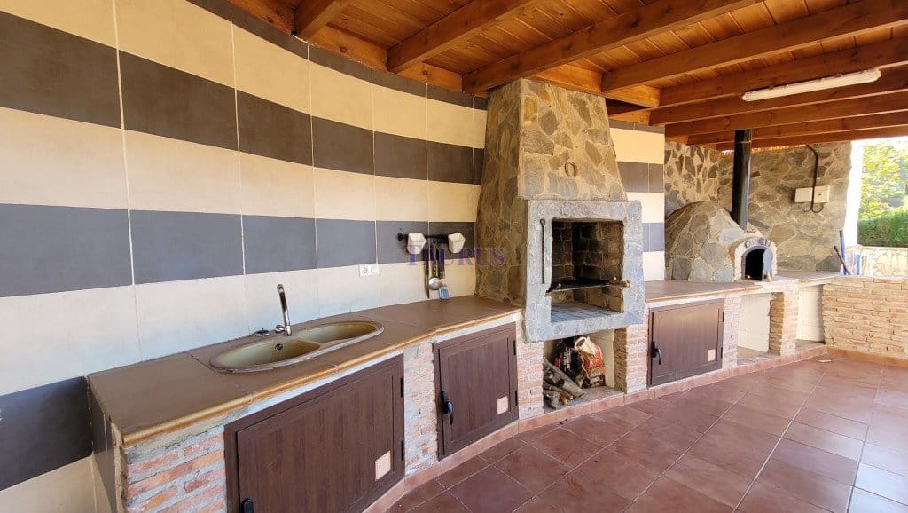 3 sypialnia Willa na sprzedaż w Torrox z basenem garażem - 394 000 € (Ref: 7473522)
