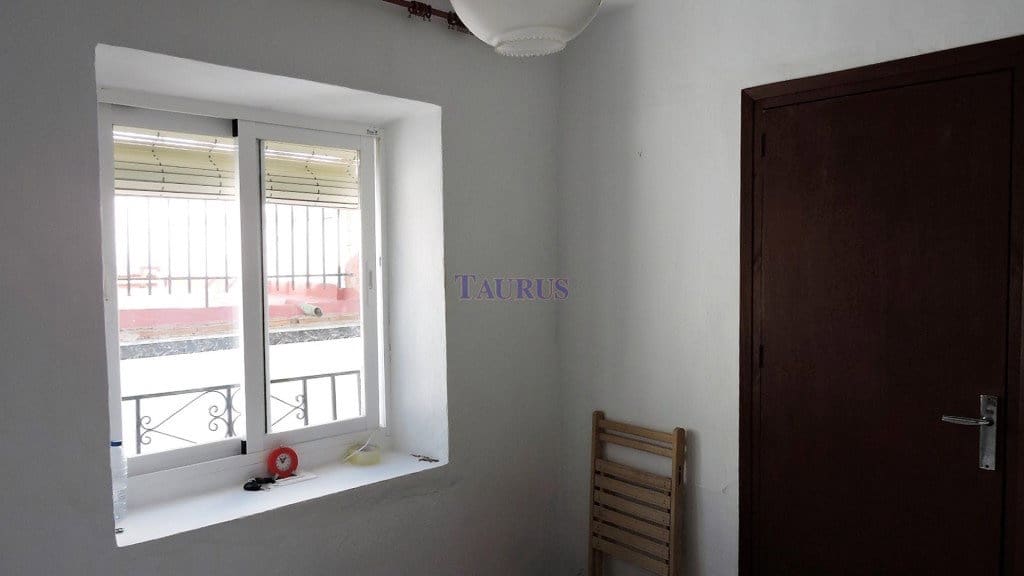 2 bedroom Townhouse for sale in Competa - € 82,000 (Ref: 7473535)