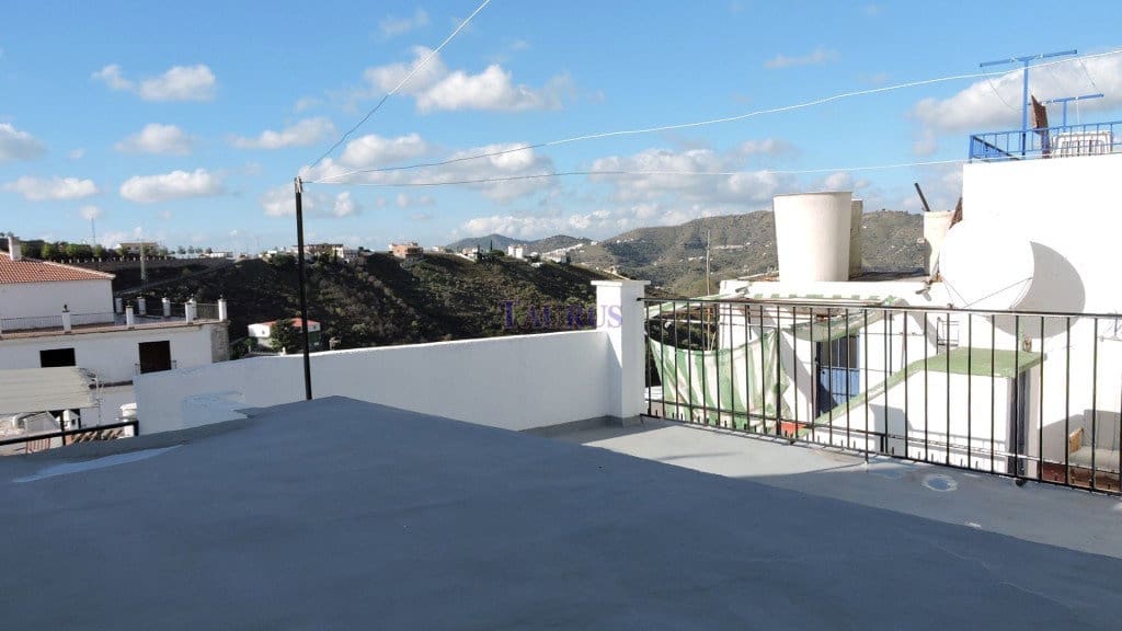 2 bedroom Townhouse for sale in Competa - € 82,000 (Ref: 7473535)