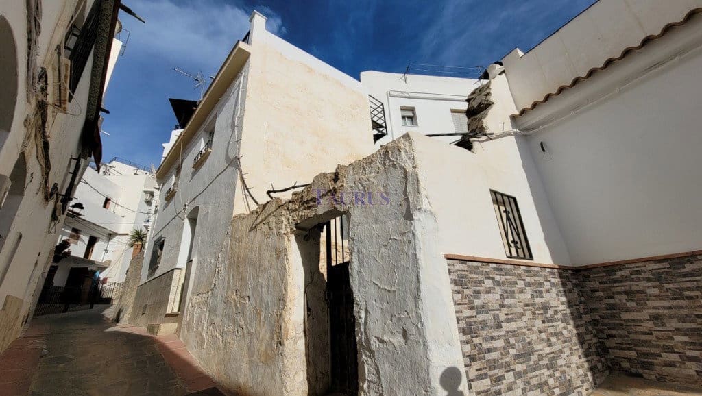 2 bedroom Townhouse for sale in Competa - € 82,000 (Ref: 7473535)