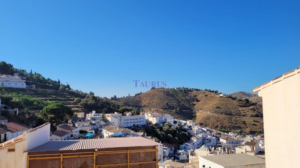 3 soveværelse Byhus til salg i Competa - € 80.000 (Ref: 7473560)