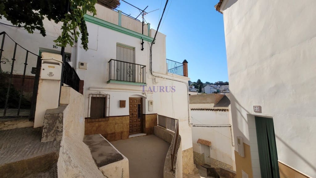 3 soveværelse Byhus til salg i Competa - € 80.000 (Ref: 7473560)