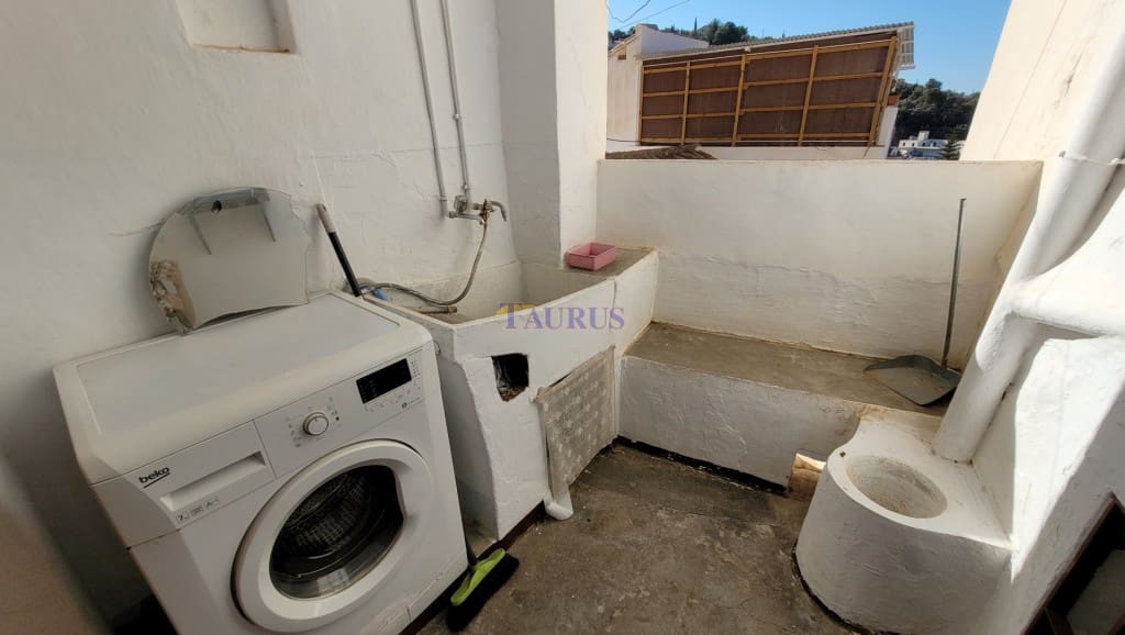 3 soveværelse Byhus til salg i Competa - € 80.000 (Ref: 7473560)