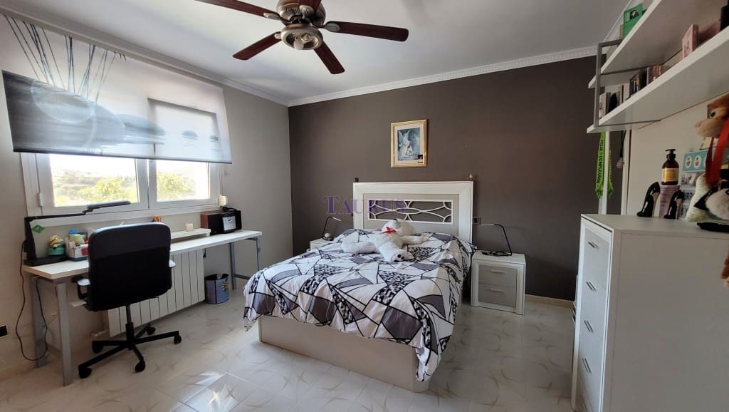 4 soveværelse Byhus til salg i Competa med swimmingpool garage - € 649.000 (Ref: 7473575)