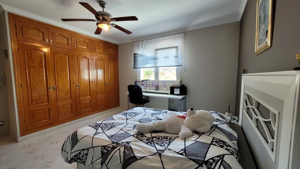 4 soveværelse Byhus til salg i Competa med swimmingpool garage - € 649.000 (Ref: 7473575)