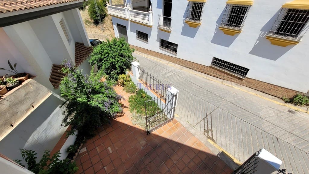 4 soveværelse Byhus til salg i Competa med swimmingpool garage - € 649.000 (Ref: 7473575)