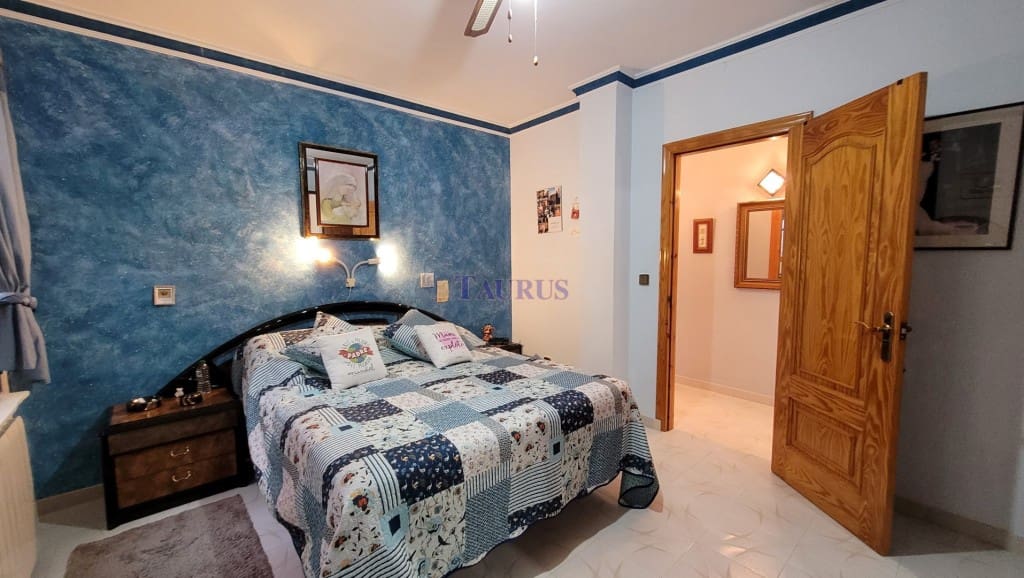 4 soveværelse Byhus til salg i Competa med swimmingpool garage - € 649.000 (Ref: 7473575)