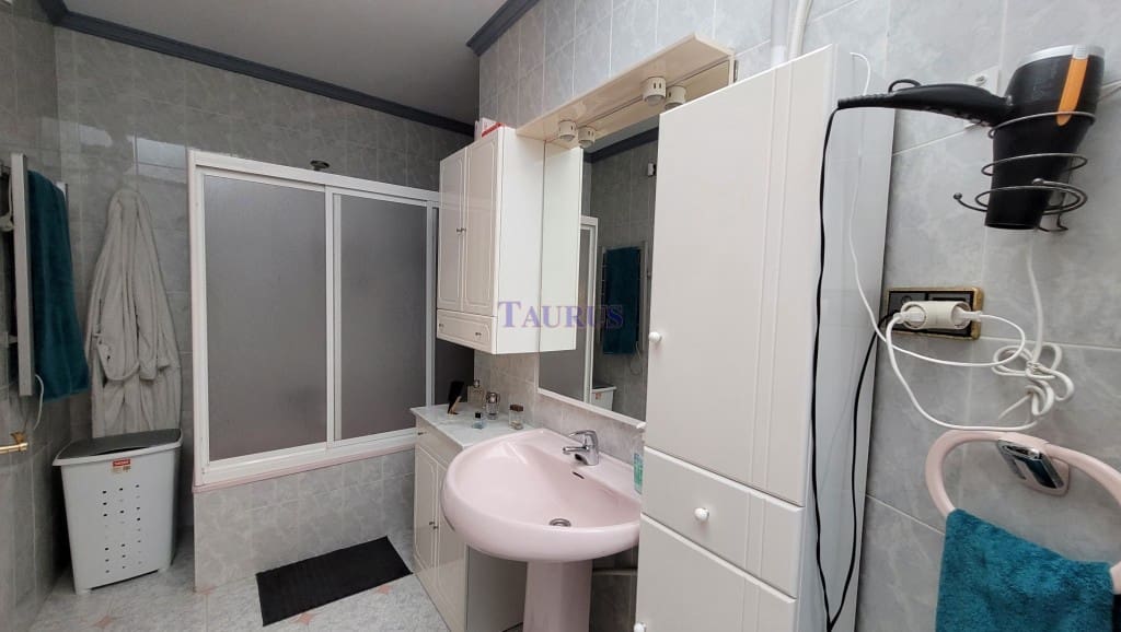 4 soveværelse Byhus til salg i Competa med swimmingpool garage - € 649.000 (Ref: 7473575)