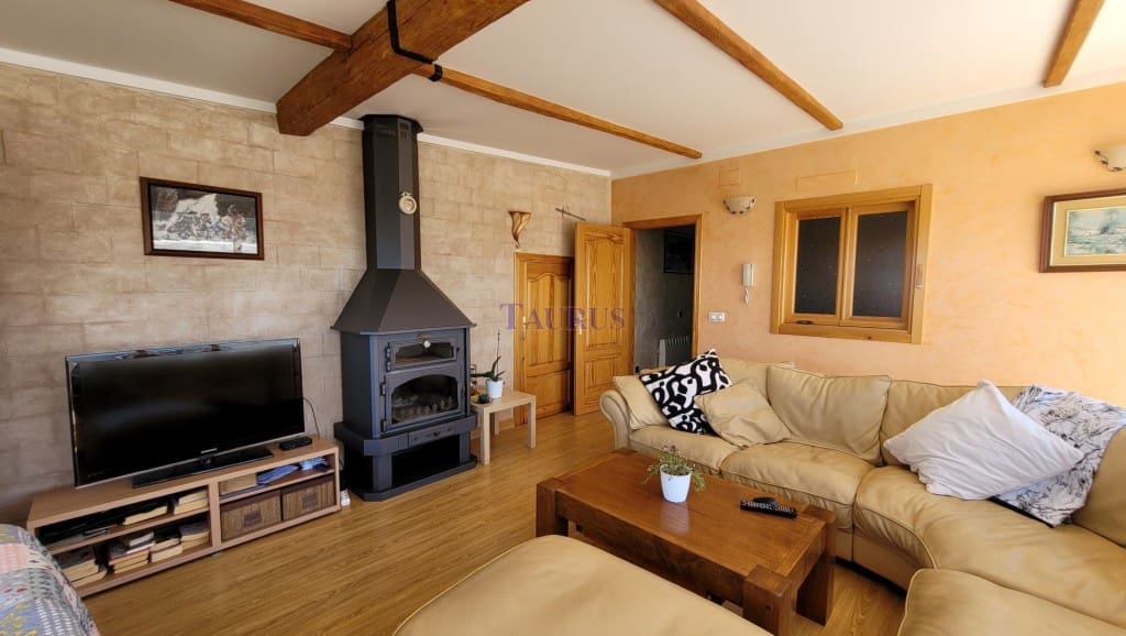 4 soveværelse Byhus til salg i Competa med swimmingpool garage - € 649.000 (Ref: 7473575)