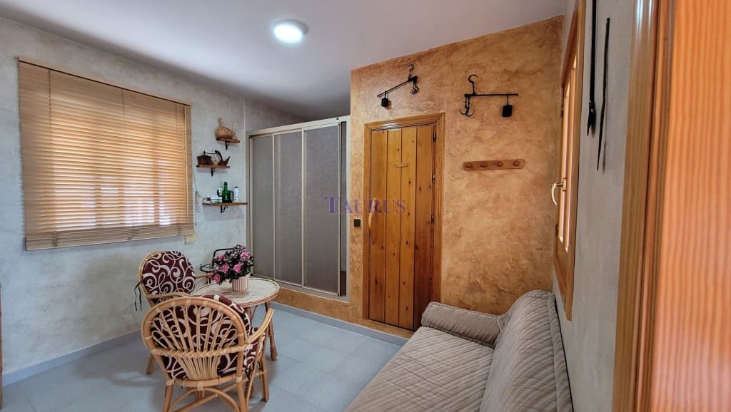 4 soveværelse Byhus til salg i Competa med swimmingpool garage - € 649.000 (Ref: 7473575)