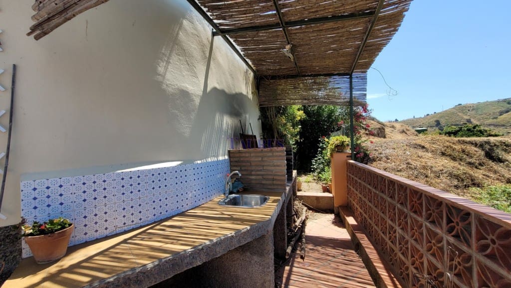 4 soveværelse Byhus til salg i Competa med swimmingpool garage - € 649.000 (Ref: 7473575)