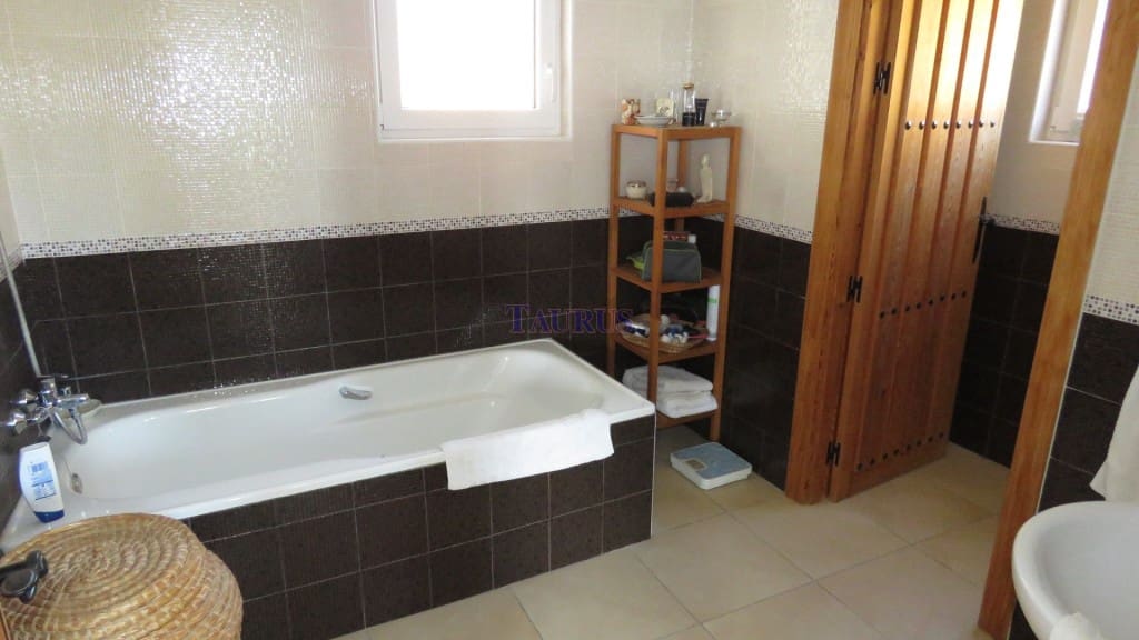 4 soveværelse Villa til salg i Canillas de Aceituno - € 449.000 (Ref: 7473583)