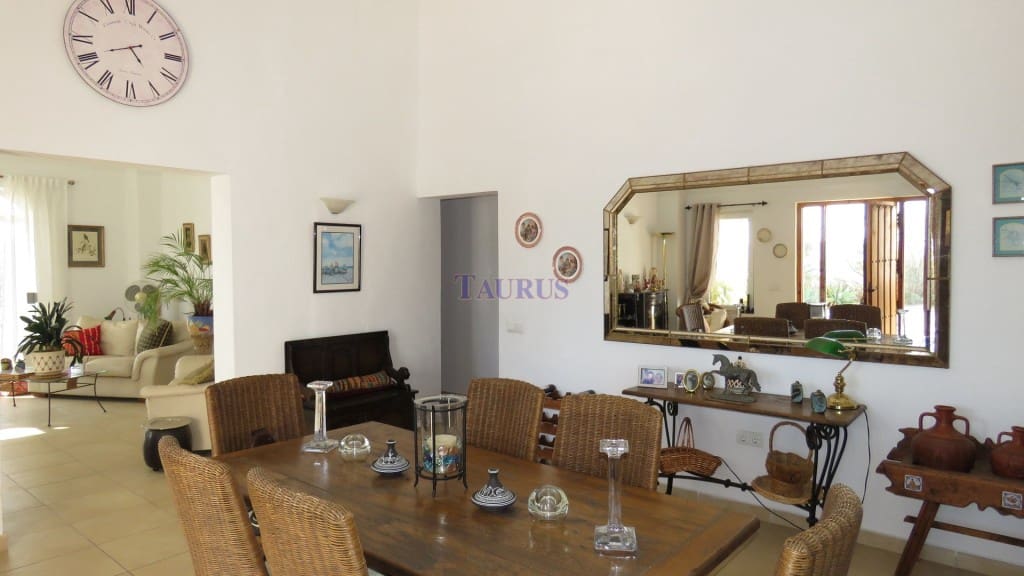 4 soveværelse Villa til salg i Canillas de Aceituno - € 449.000 (Ref: 7473583)