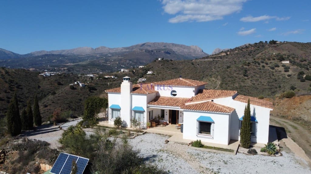 4 soveværelse Villa til salg i Canillas de Aceituno - € 449.000 (Ref: 7473583)