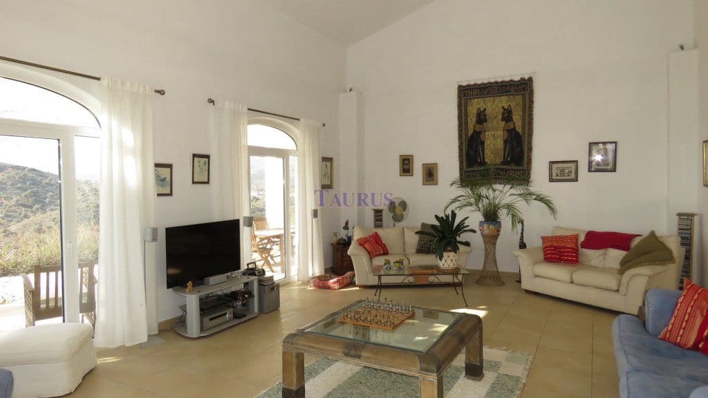 4 soveværelse Villa til salg i Canillas de Aceituno med swimmingpool garage - € 449.000 (Ref: 7473583)