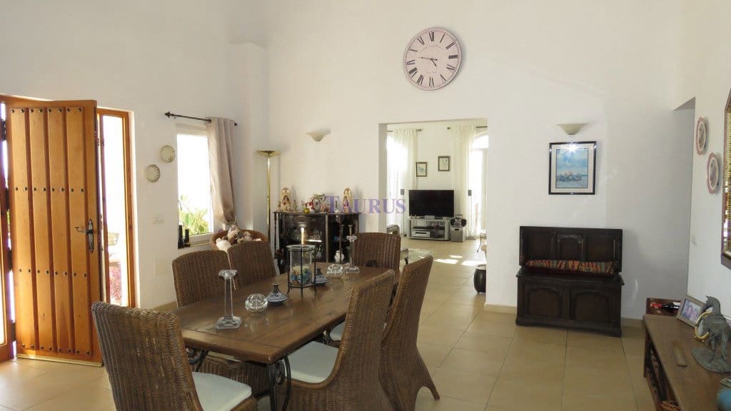4 soveværelse Villa til salg i Canillas de Aceituno med swimmingpool garage - € 449.000 (Ref: 7473583)