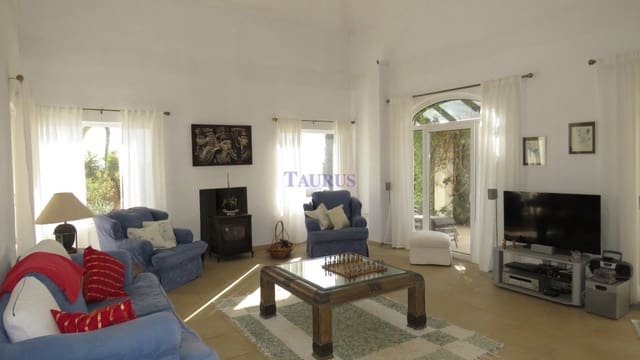 4 soveværelse Villa til salg i Canillas de Aceituno med swimmingpool garage - € 449.000 (Ref: 7473583)