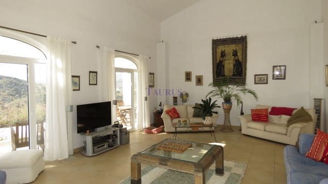 4 soveværelse Villa til salg i Canillas de Aceituno med swimmingpool garage - € 449.000 (Ref: 7473583)